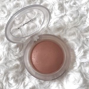 MAC Glow Play Blush